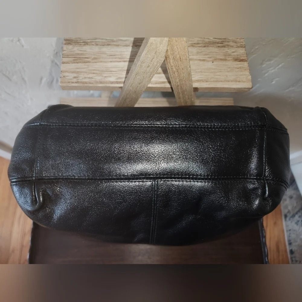 COACH Ashley black leather hobo bag - Picture 9 of 16